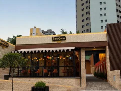 BaraQuias inaugura nesta quarta-feira (12) nova unidade no Batel, unindo café e restaurante árabe