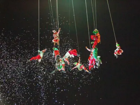 Família Madalosso anuncia programação de Natal com balé aéreo inédito em Curitiba