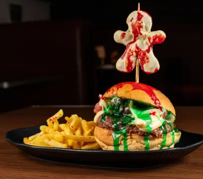 Halloween do Mustang Sally traz personagens inéditos, cenários imersivos e cardápio temático em Curitiba