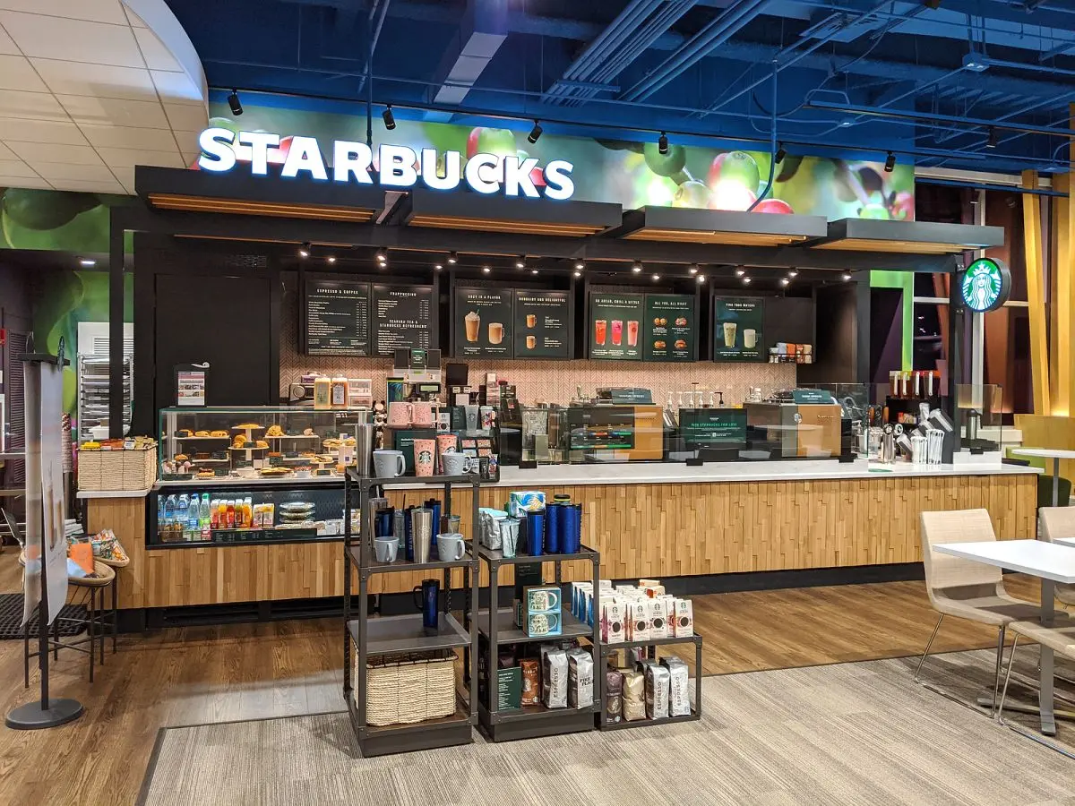 Primeira Starbucks de Curitiba abre ainda em outubro com porta para rua e shopping