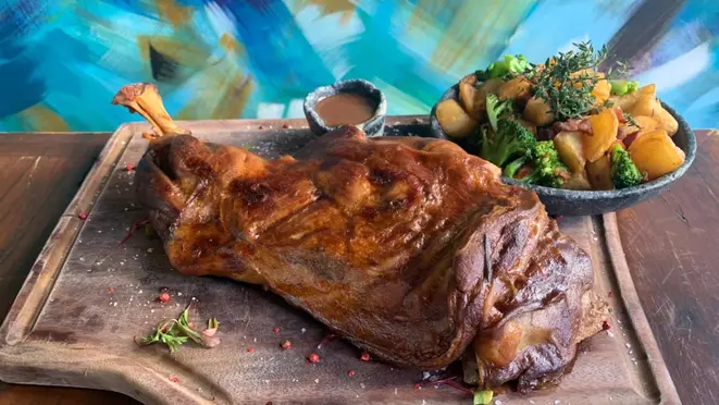 Paleta de cordeiro do chef Aron Fernandes, da The OX Room Steakhouse.