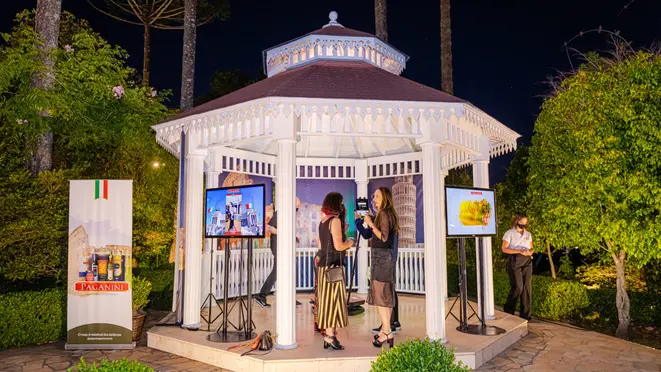 Trava na pose! No gazebo, a Paganini divertiu a todos com sua plataforma de vídeo 360° que foi usada no Oscar pelas grandes celebridades e ganhou as redes sociais.