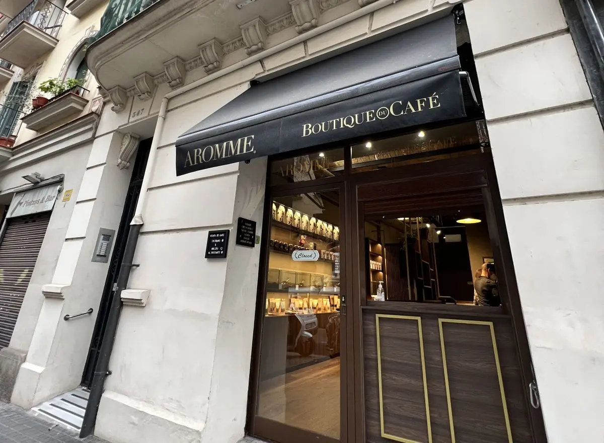 Brasileiro abre boutique para promover cafés especiais nacionais em Barcelona