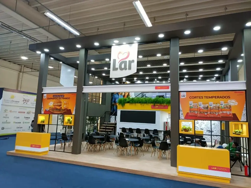 Em expansão, paranaense Lar lança hambúrguer de frango empanado