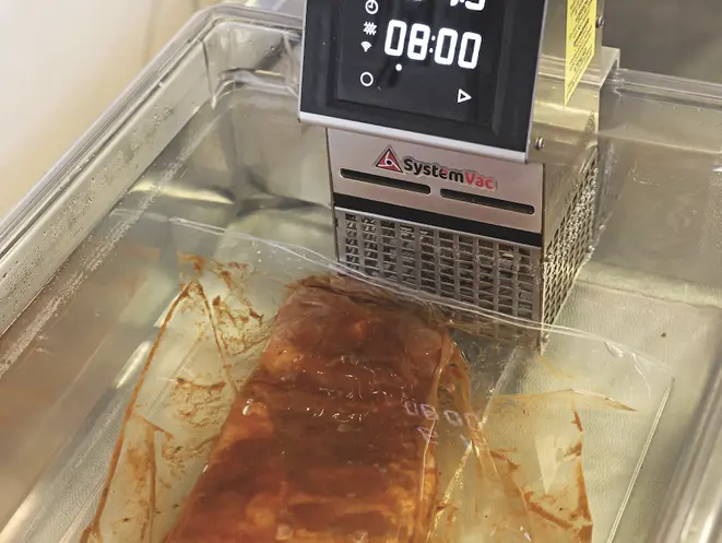 Os termocirculadores viabilizam a técnica do sous vide e facilitam o trabalho dos chefs.