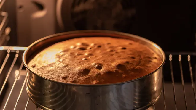 Em geral, bolos devem ser assados a 180 °C .