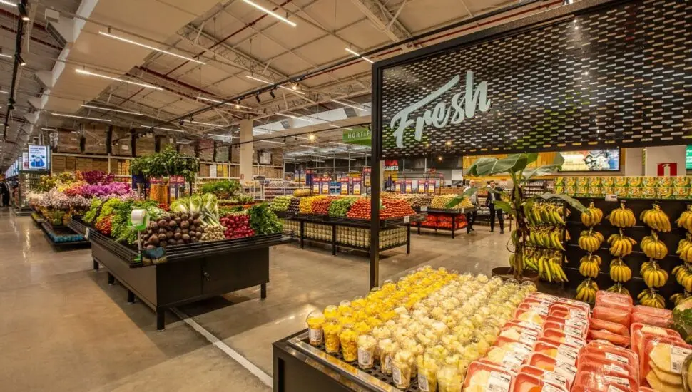 Supermercados: gigante do setor do Paraná abre sua 100ª loja no Brasil