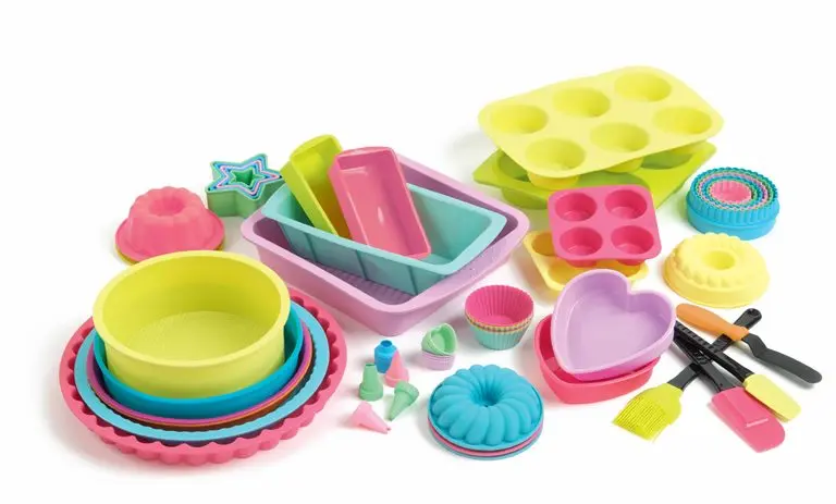 Editora lança 96 fascículos com brindes de confeitaria