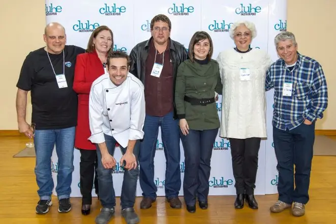 Os leitores Maximiliano Gava, Lilian Guinski,<br>Guilherme Guzela, Clair Batisti, Deise Campos, Celina<br>Lacerda Ferreira e Itamar Moreira Rose.