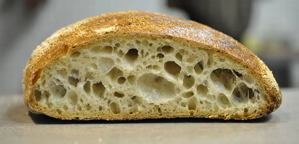 Em Curitiba, dupla de padeiros entrega pão orgânico em casa