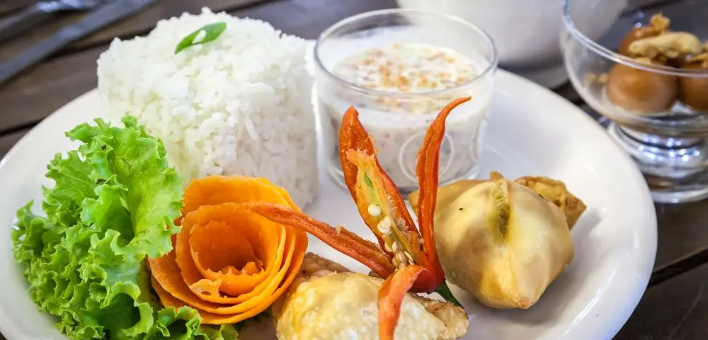 Conheça o Everest Inn, o restaurante indo-nepalês no centro de Curitiba