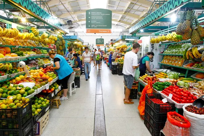 O espaço no Centro da capital é um verdadeiro “parque de diversões” para famílias, casais e amigos. Fotos: Antônio More/Gazeta do Povo
