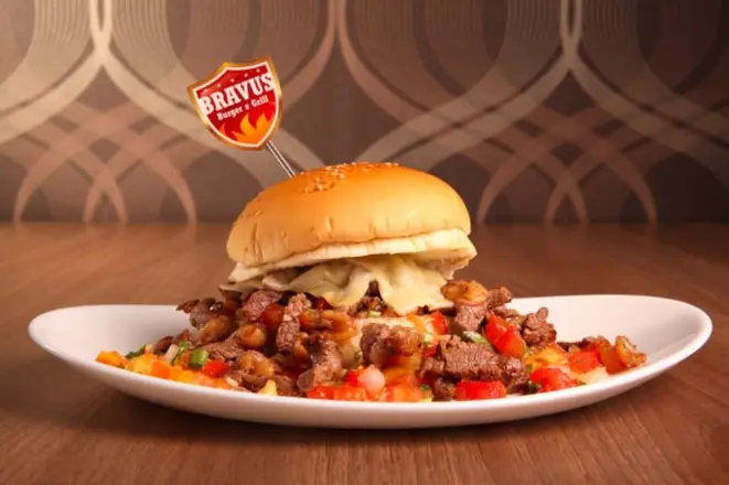 Hambúrguer do Bravus Burguer. Foto: Divulgação