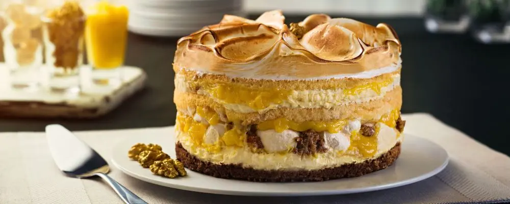 Loja tem torta Marta Rocha em versão naked cake