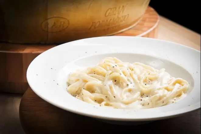 Prato Especial da Ravello Trattoria, feito com queijo Grana. Foto: Letícia Akemi/Gazeta do Povo