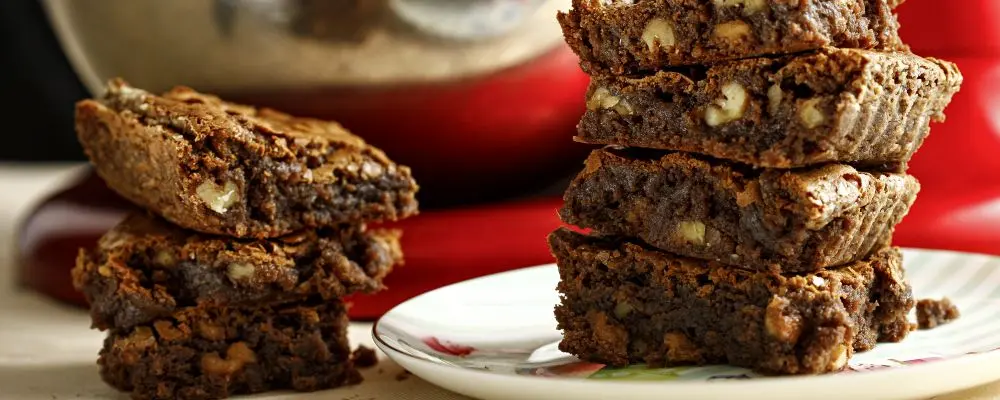 Como fazer o brownie perfeito, úmido por dentro e crocante por fora
