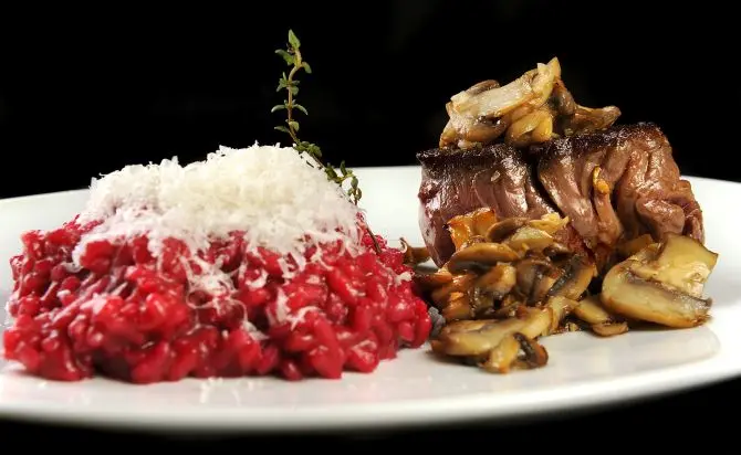 Aulas gratuitas ensinam a fazer de risoto a comida árabe