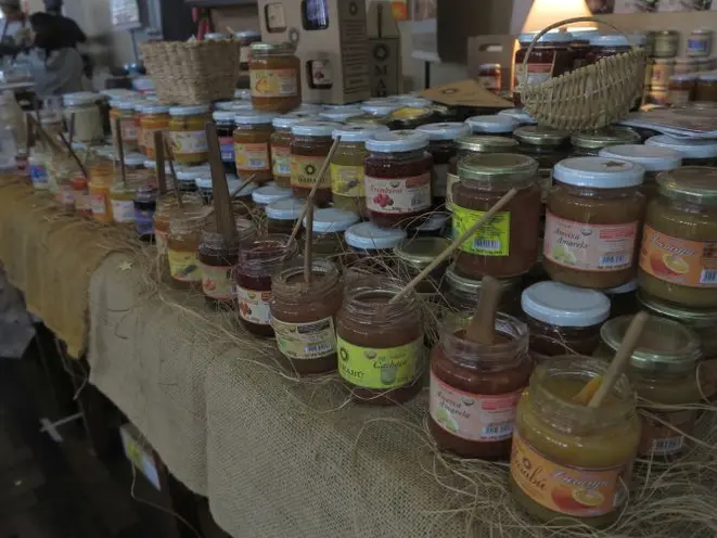 Geleias orgânicas e patês veganos da Delícias Marabús. Foto: Andrea Torrente/gazeta do Povo.