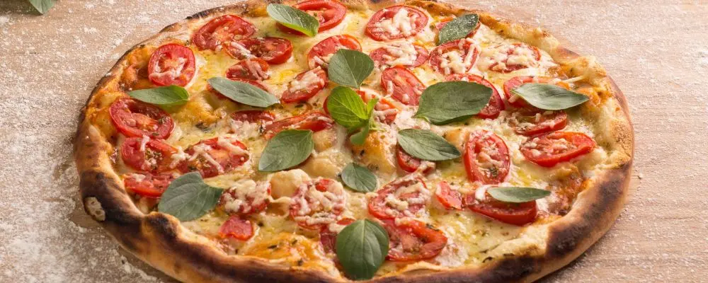 Fim de semana pede pizza, e com preço promocional