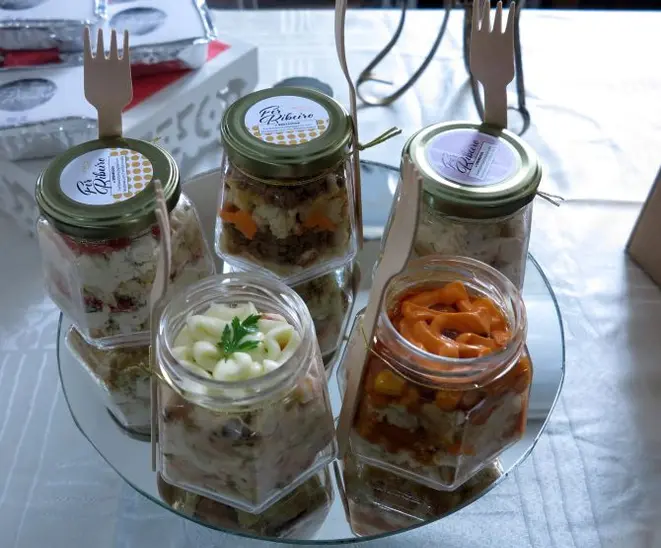 As totas salgadas no pote são vendidas em 15 sabores. Foto: Andrea Torrente/gazeta do Povo.