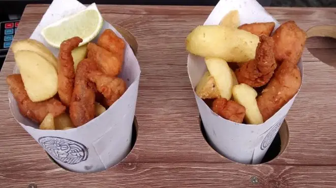 Fish and Chips no cone, porção de tilápia empanda e batata rústica. Foto: gazeta do Povo.