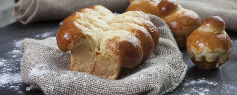 Conheça a história do brioche