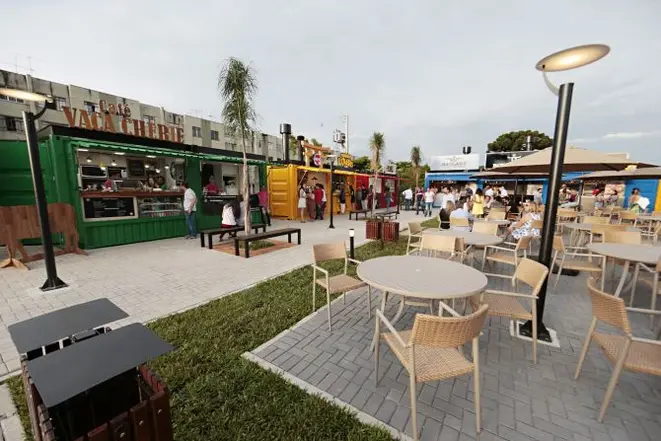 Ca’dore Comida Descomplicada reúne 36 empreendimentos entre bares e restaurantes. Foto: Albari Rosa/Gazeta do Povo.