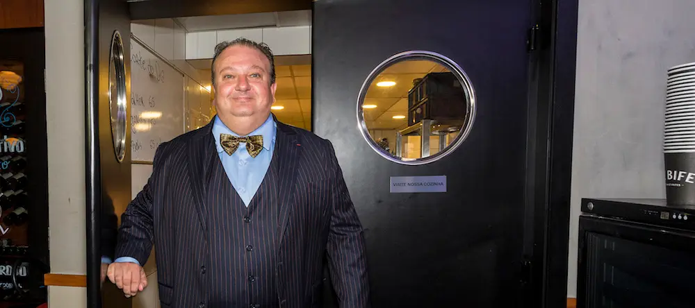 Chef Erick Jacquin mete a colher na briga de marido e mulher para salvar restaurante