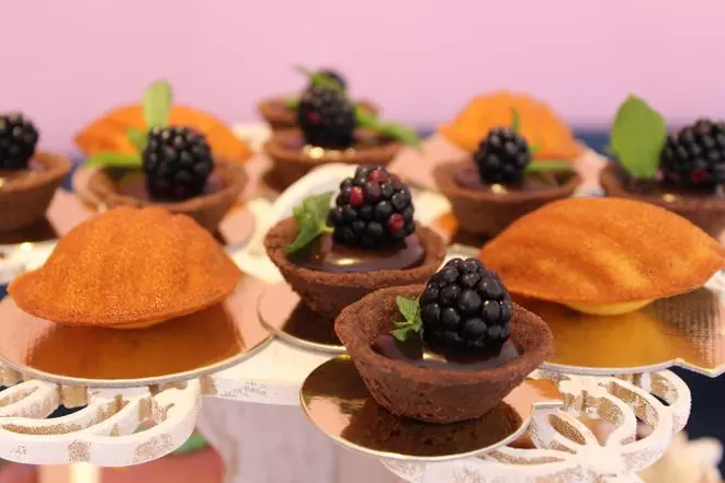 Madeleines e mini tartelettes. Foto: divulgação