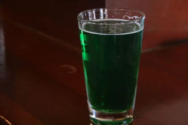 Chope verde será servido no tour temático. Foto: Visualhunt