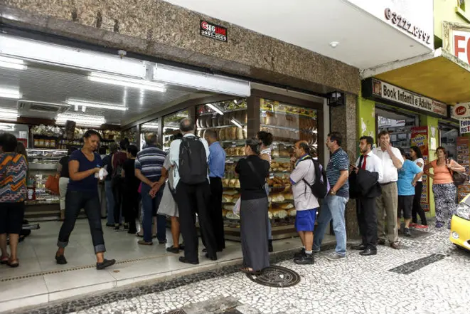 Filas frequentes são uma tradição da Viana. Foto: André Rodrigues.