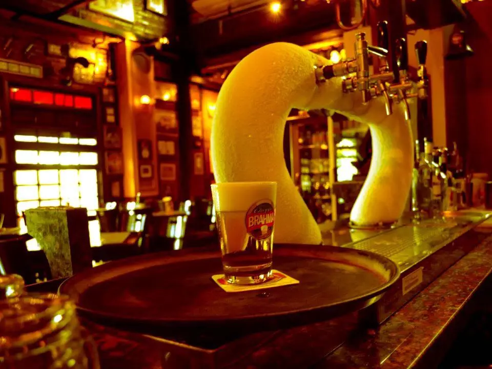 Bar Brahma de Curitiba completa 18 anos e distribui 40 mil chopes