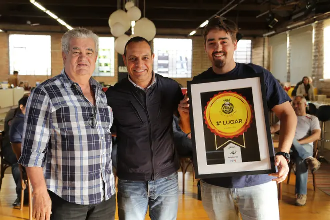À esquerda, o proprietário César Carrijo e, à direita, o chef e proprietário Rafael Alves Nogueira. Foto: Guilherme Alves