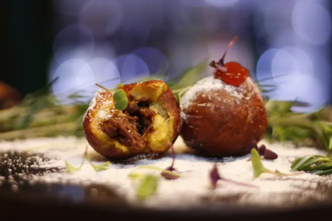 Bolinho de barreado do Simples Assim. Foto: Divulgação.