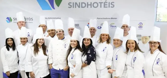 A 1ª turma do curso da Le Cordon Bleu em Foz do Iguaçu se formou em dezembro de 2016. Foto: Divulgação,