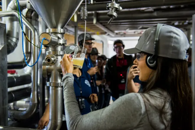 Os visitantes terão acesso aos ingredientes que compõem os diferentes tipos de cerveja e aos processos de controle e qualidade. Foto: Divulgação.