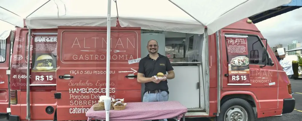 Food truck de hambúrguer é o primeiro a ter permissão para vender comida na rua