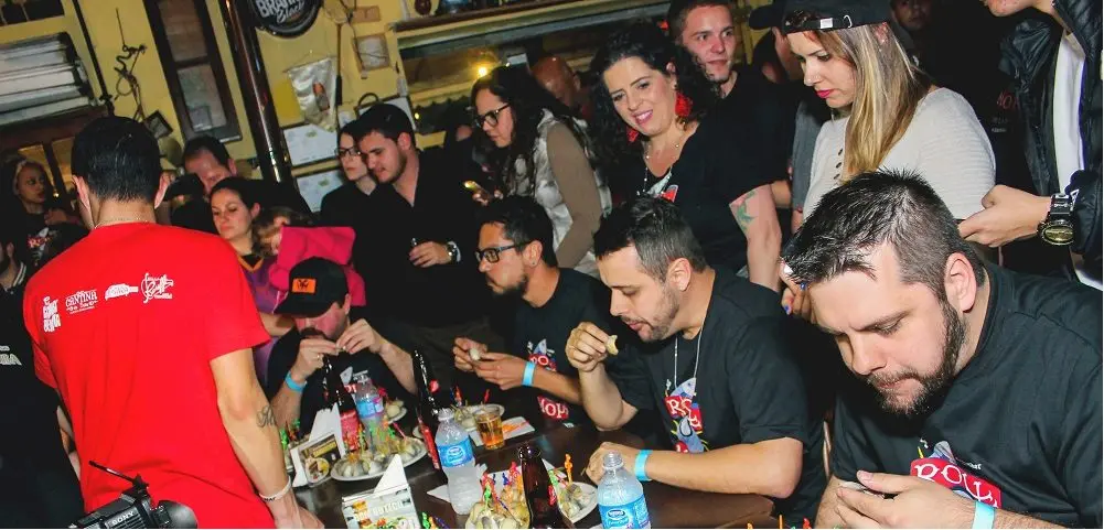 Competidor come 21 rollmops e vence 4º. campeonato do bar CanaBenta