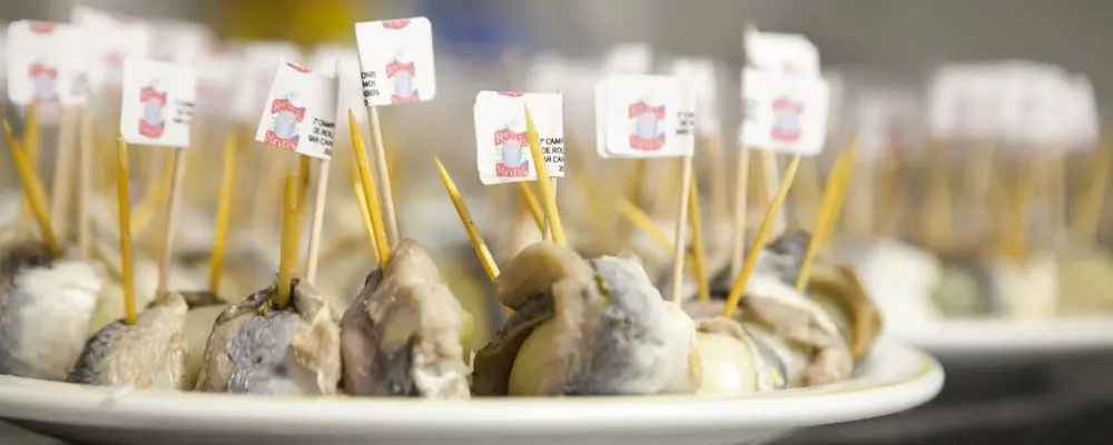 Veja como um competidor treina o estômago para o Campeonato de rollmops do CanaBenta