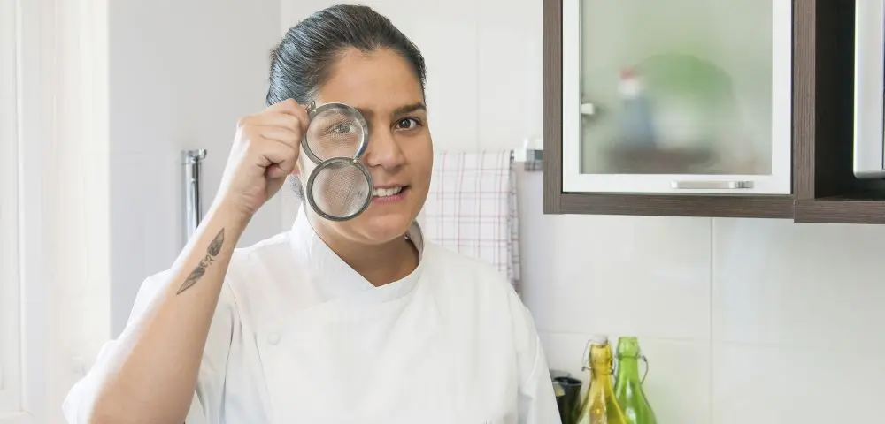 Manu Buffara representa o Paraná em série da GNT neste domingo (24)