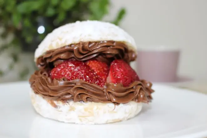 Parte do lucro adquirido com a venda dos minissonhos de Nutella Morango será destinada à Olá - ONG Lar Assistido. Foto: Divulgação.