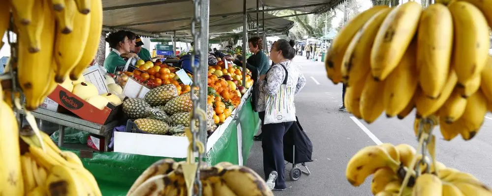 Feira livre do Juvevê tem 89 bancas e inúmeras opções gastronômicas