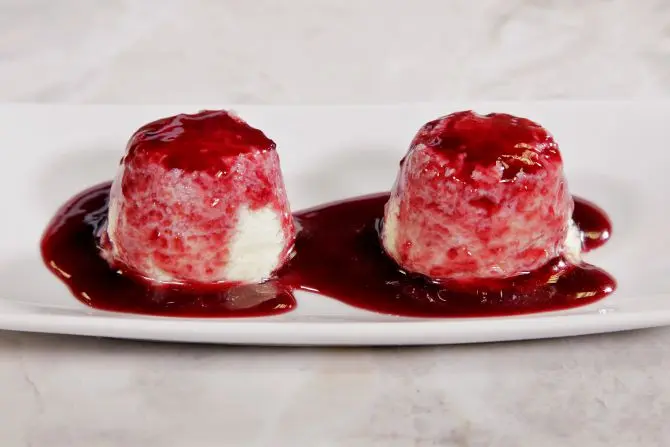 Receita de pudim de ricota com jabuticaba
