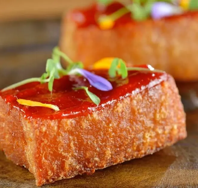 Pancetta fresca com goiabada, da Casa do Porco. Foto: Divulgação
