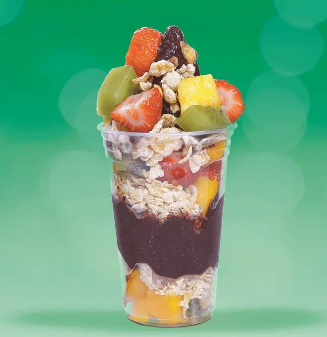 Açaí com salada de frutas e sucrilhos. Foto: Divulgação.