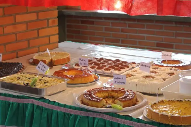 Festa da Uva, em Santa Felicidade, tem barracas com salgados e doces além das especialidades da cozinha de imigrantes italianos. Foto: Reprodução/Facebook