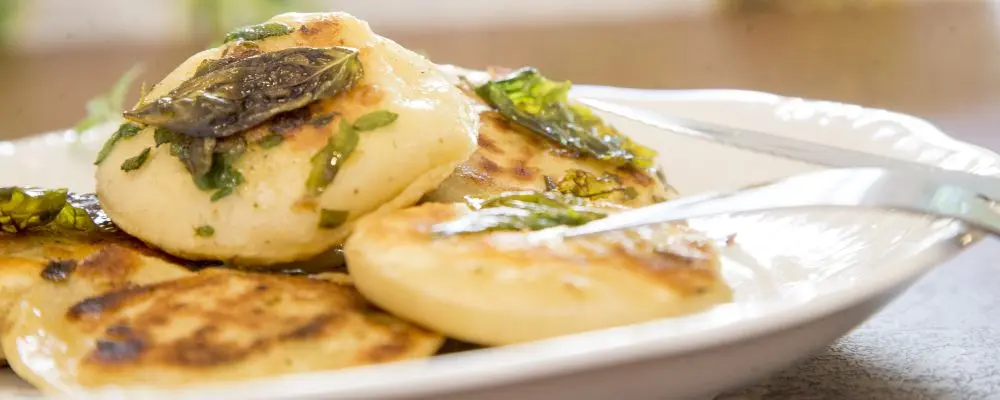 Acordou tarde no domingo? Central do Abacaxi serve almoço até as 17h
