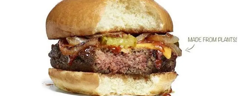 Hambúrguer vegetariano que “sangra” chega a rede de fast food