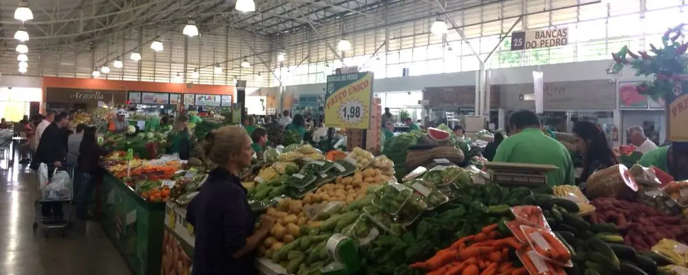 Mercado Regional do Cajuru completa seis anos com diversidade de produtos