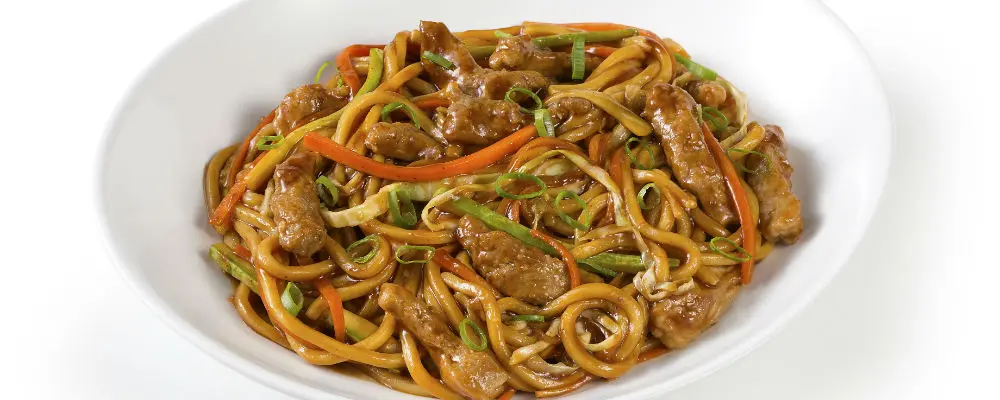Casa de estudantes japoneses tem yakisoba à vontade neste fim de semana